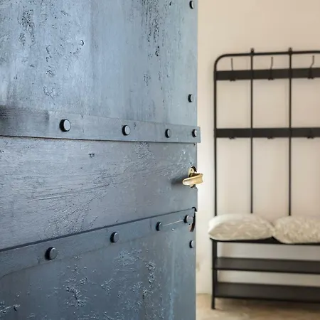 La Papessa Del Colosseo